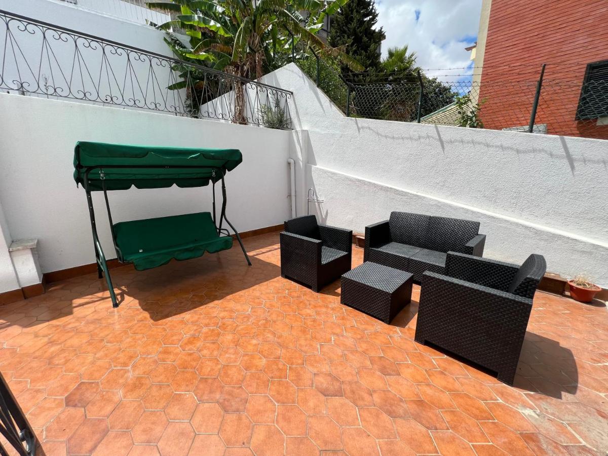 Oeiras Beach Private Room 9 - Double Bedroom With Shared Bathroom & Terrace Extérieur photo