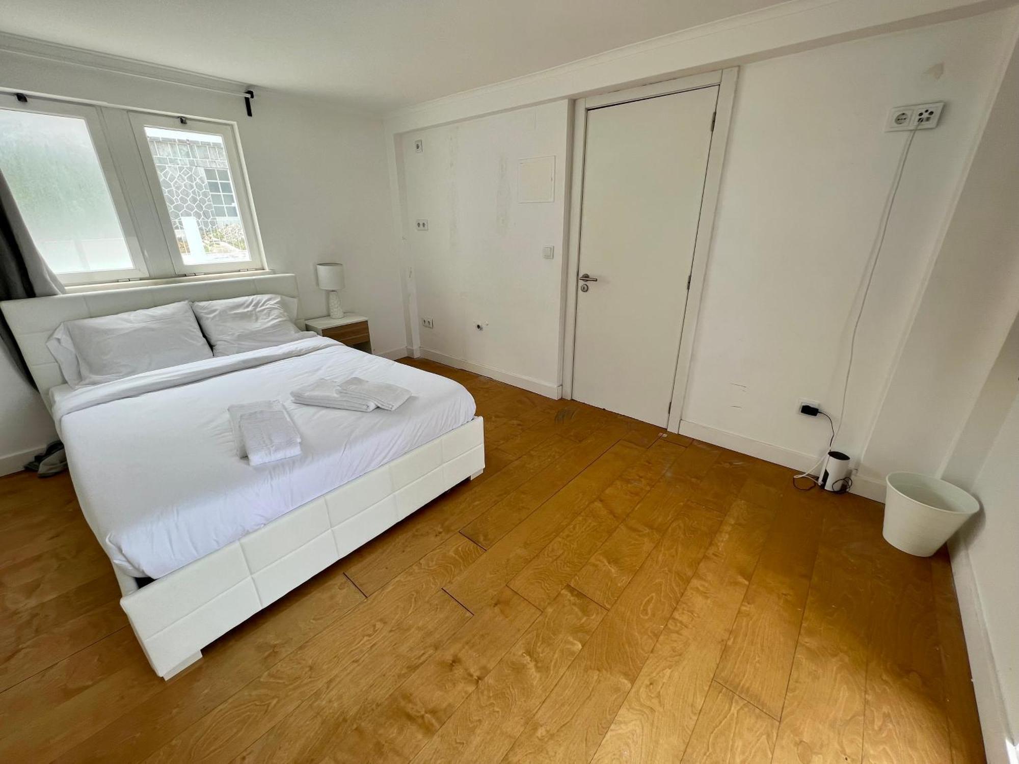 Oeiras Beach Private Room 9 - Double Bedroom With Shared Bathroom & Terrace Extérieur photo